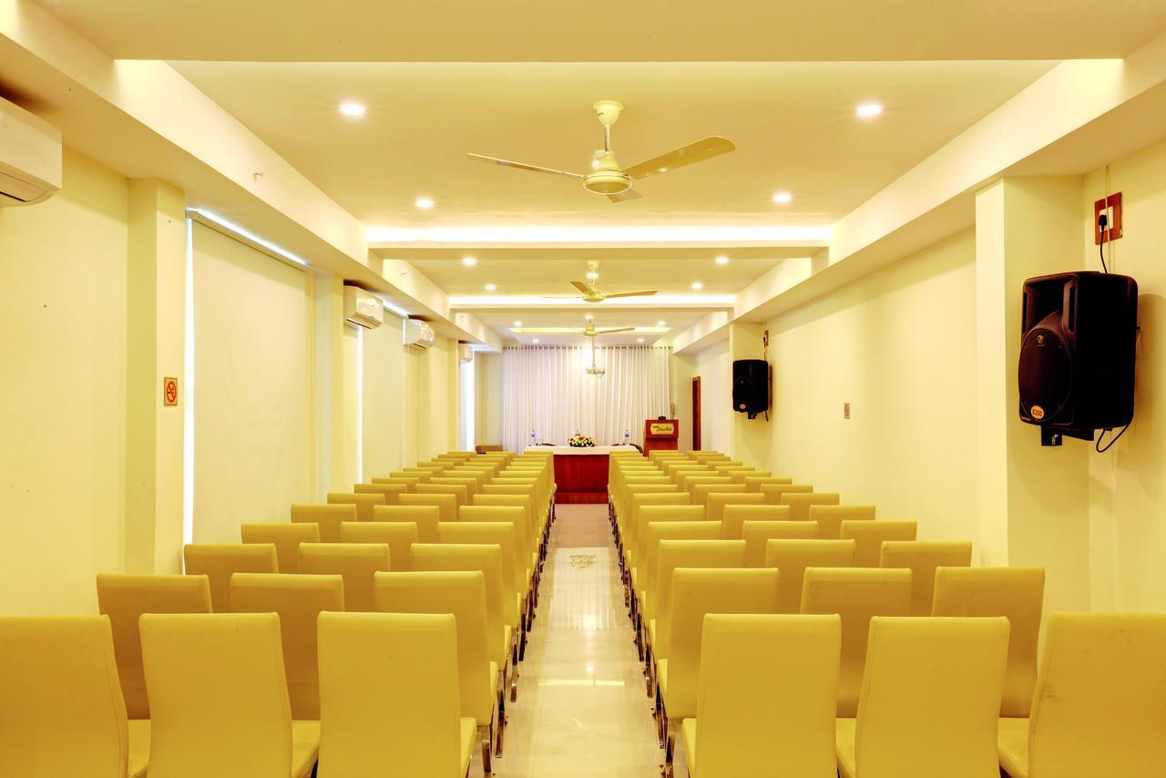 Hotel Floral Park Kottayam Buitenkant foto