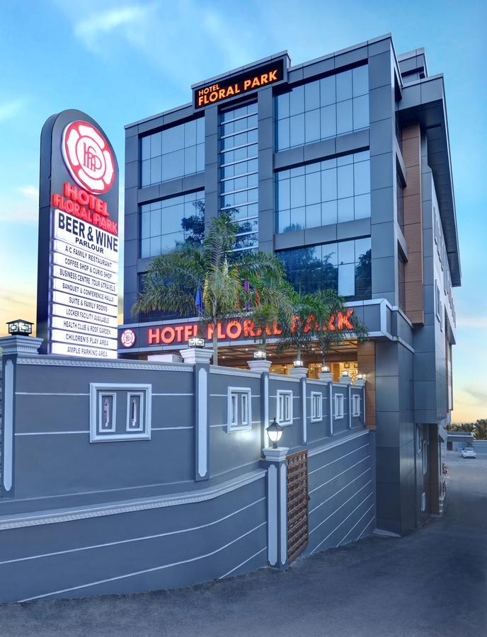 Hotel Floral Park Kottayam Buitenkant foto